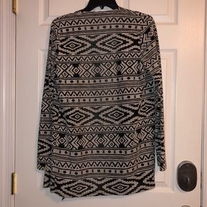 American Eagle Outfitters Sweaters - AE Lightweight Cardigan 🖤 American Eagle Outfitters Sweaters - AE Lightweight Cardigan 🖤